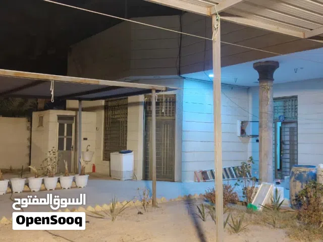 300 m2 2 Bedrooms Townhouse for Sale in Basra Abu Al-Khaseeb