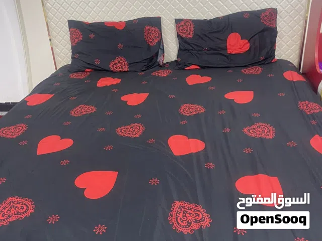 سرير مع ملحق جرارات