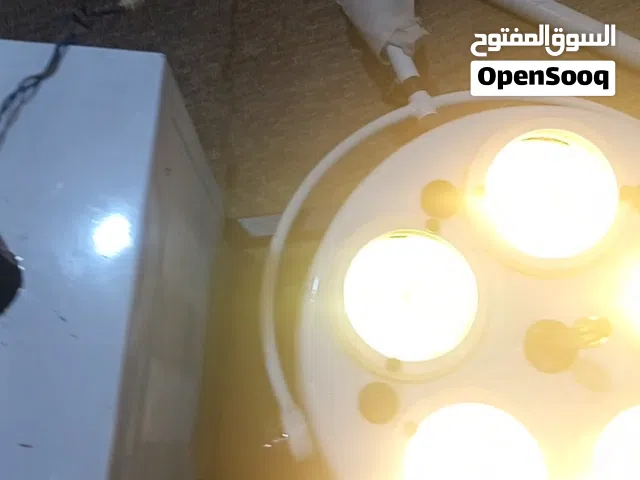 جهاز طبي يستخدم للاناره اثناء العمليه