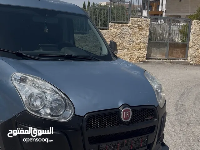 فيات دوبلو 2011 / ماطور 2000 سيسي تيربو / 7 مقاعد اصلي / عداد 80 الف كيلو / ايد اولى