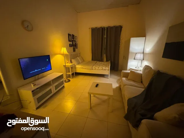 z9 ستديو مفروش بالحميديه مقابل مركز شرطه الحميديه