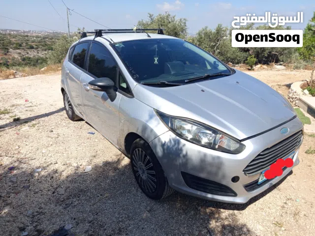 2013 فورد فييستا Trend