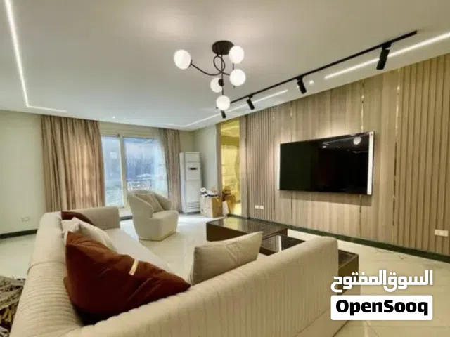 شقة راقيه جدا بموقع مميز بالدقي للإيجار اليومي او الشهري
