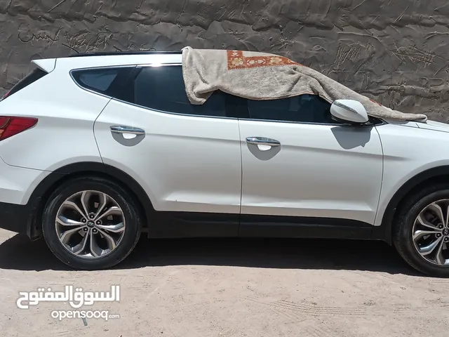 Used Hyundai Santa Fe in Basra