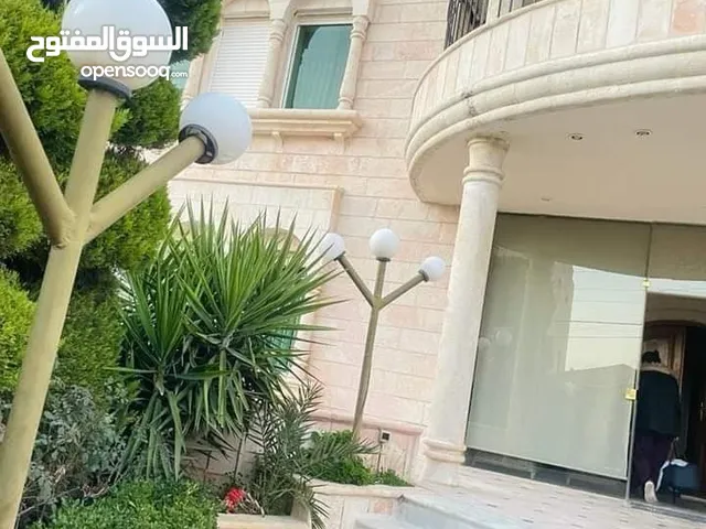 850 m2 More than 6 bedrooms Villa for Sale in Amman Sports City