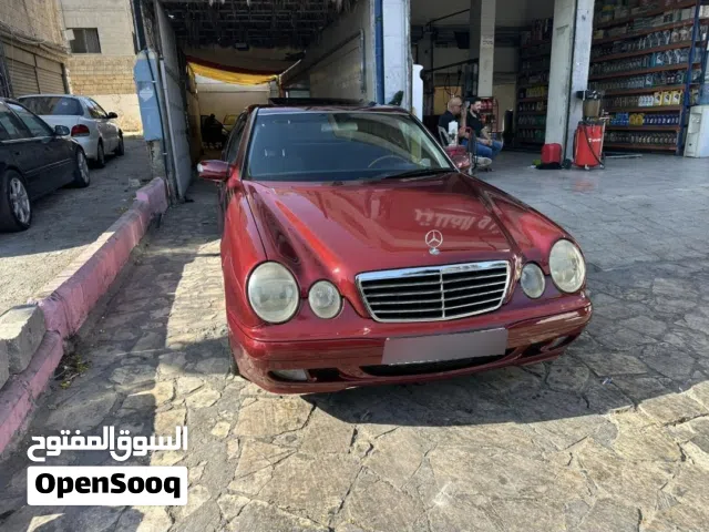 2000 مرسيدس بنز الفئة-E E 200