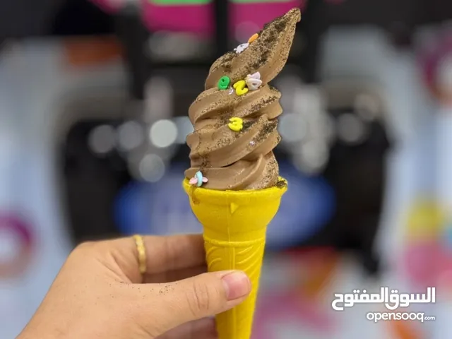 Leasing ice cream machine, candy cotton, /popcorn and chocolate fountain for events / تأجيير مكيآ