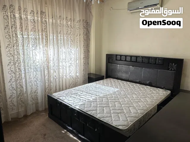 غرفه نوم مجوز خشب بني