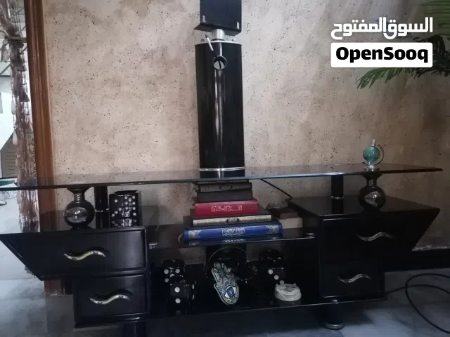 ميز تليفزيون
