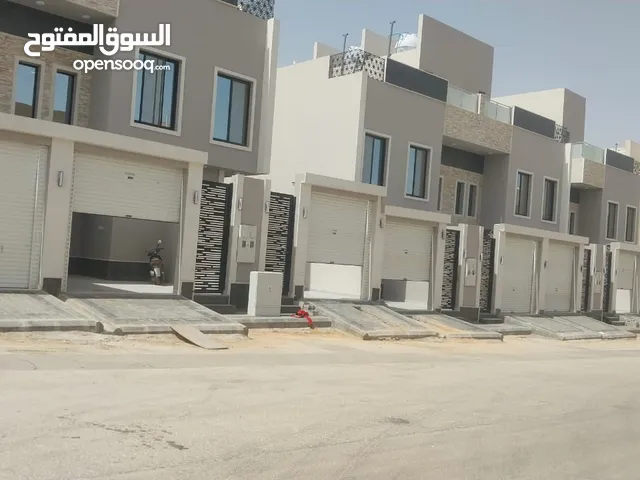270m2 4 Bedrooms Villa for Sale in Al Riyadh Al Hazm
