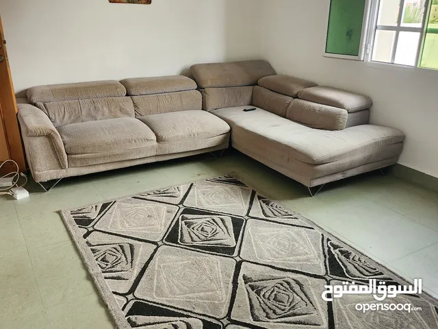 130 m2 3 Bedrooms Apartments for Rent in Muscat Ghubrah
