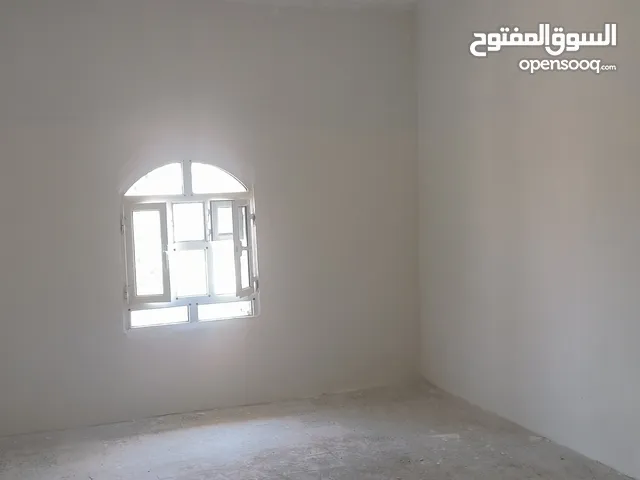 عماره للايجار يوجد فيها 4 شقق في ضبوه