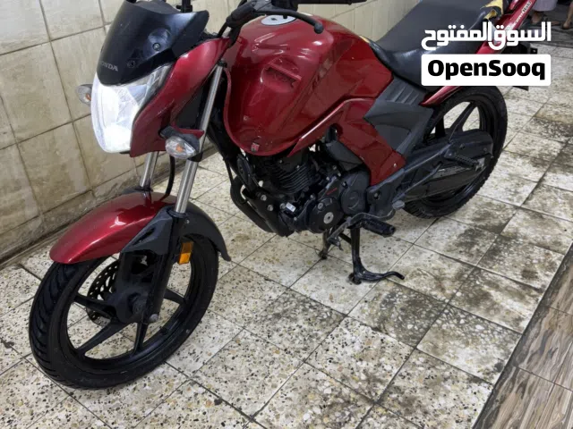 للبيع هوندا160 سيسي نضيفه جدا مكينه لوكاله م مبطله مع ستكرات الوكاله