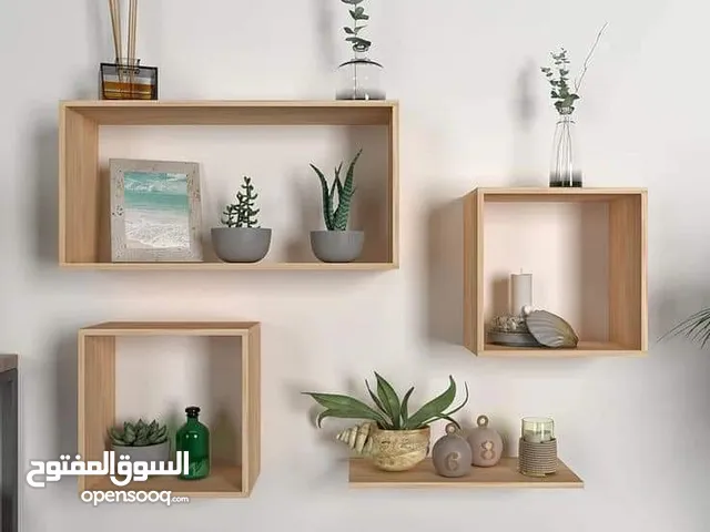 رف خشب شاشه ومطبخ وحمام وديكور حائط وستاند مكياج وجلاتين وغيره