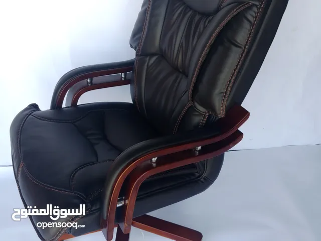 استوكات جديده وبالكارتون من ،اولا / 50 كارتون طفاية سجائر وسلة استانلس ثانيا/ 200 كرسي إنتظار بألو