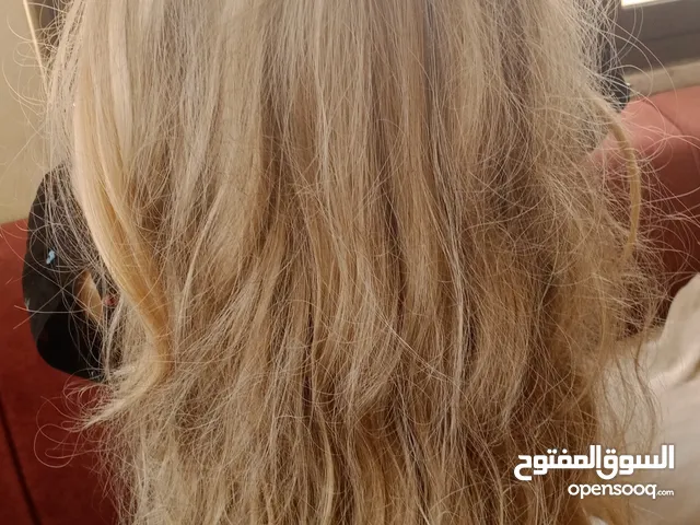 شعر باروكه لون اشقر جديد 8 دنانير