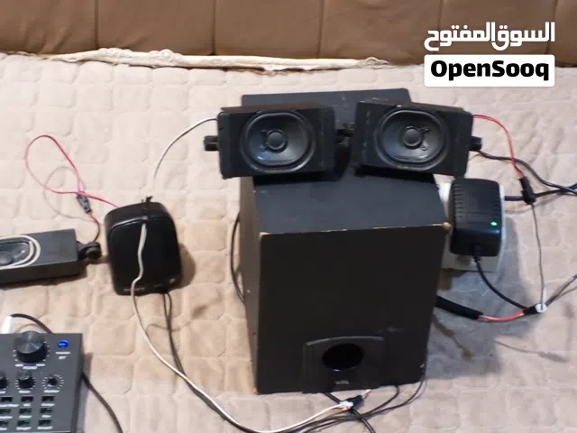 سستم صوت استريو4سماعات و1 سوني يعني 5 سماعات مع مكسر ابلوتوث مكان