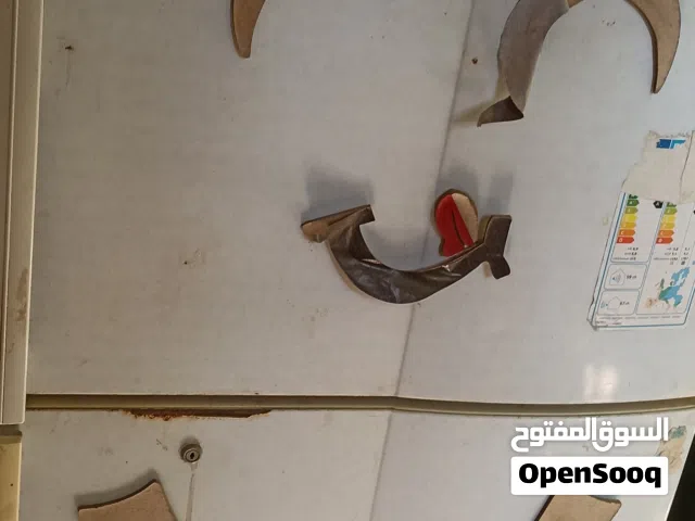 ثلاجة للبيع 60 دينار الوحدات