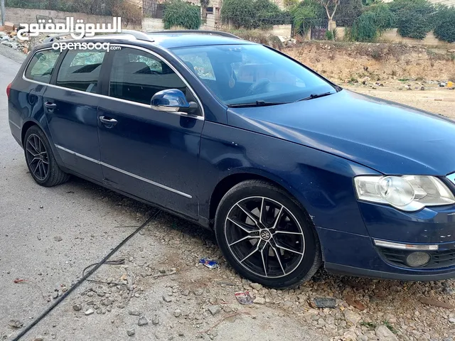 فولسفاجن باسات ستيشن 2009 5 ركاب واسعة في الداخل كذلك الديه كبيره