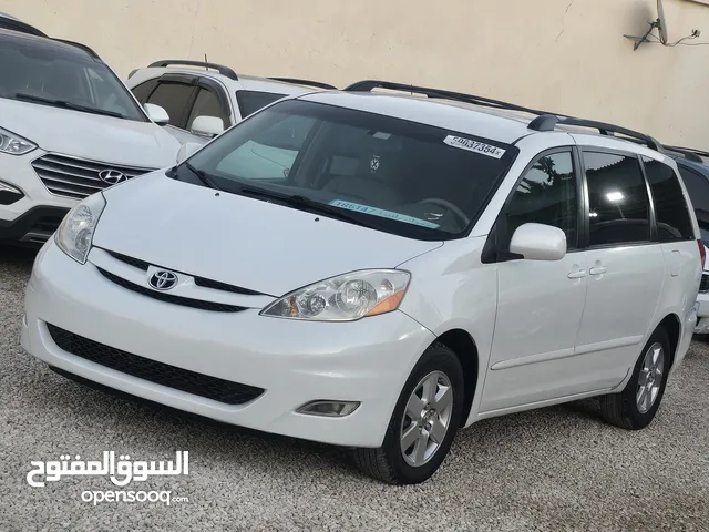 Used Toyota Sienna in Zawiya