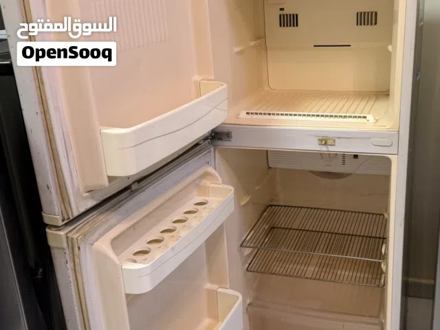 ثلاجة للبيع