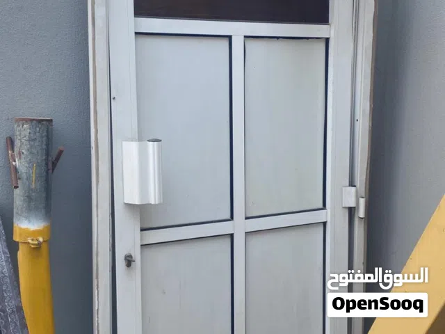 متوفر بابين للبيع  سعر الباب الواحد 38دب للبابين السعر 68 للتواصل