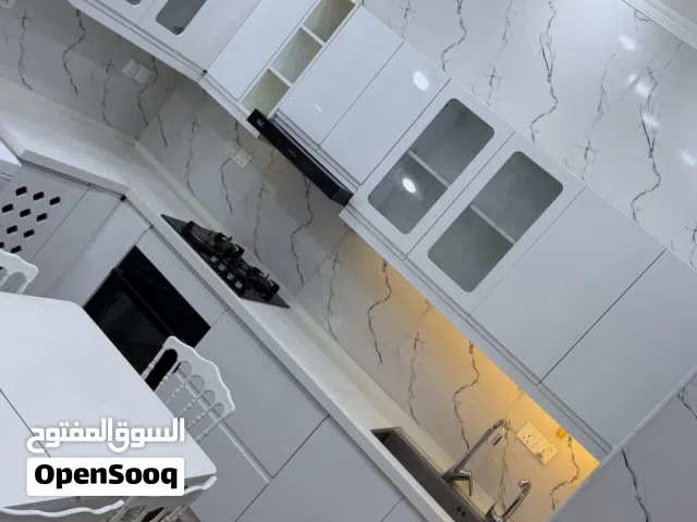 مطبخ و غرفة و اغراض مختلفة للبيع المطبخ Hdf داخل و خارج نظيف اغراضة كاملة سلة مواعين سنك و غيرها