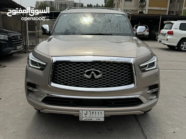 انفنتي QX80 فئة سنسوري لون مميز وداخل مشمشي