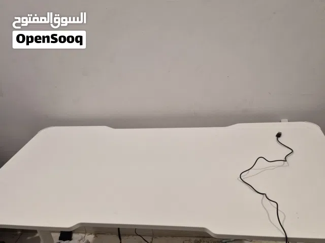 للبيع طاولة قيمنق استعمال خفيف جدا-سلوى