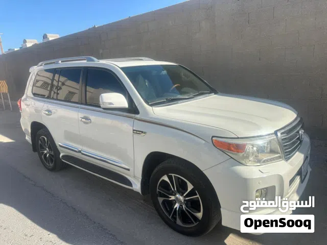 2013 Toyota Land Cruiser GXR