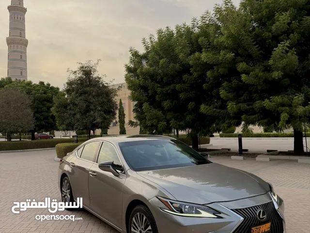 - لكزس ES 350 جاهز للاستخدام