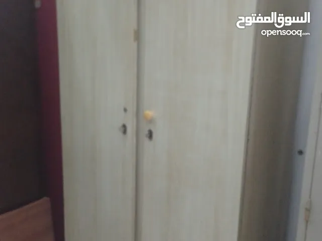 2 door cupboard, foresal, go to condition.