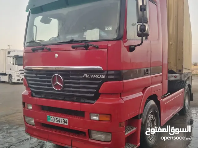 Tractor Unit Mercedes Benz 2001 in Amman