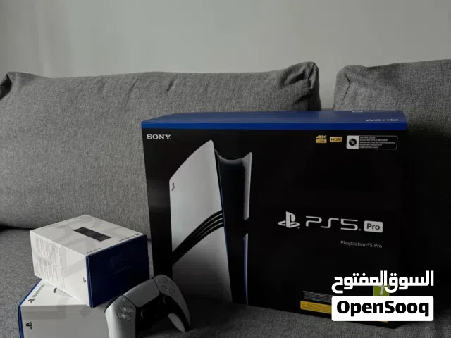 Ps5 pro انظف سوني و محافظ  عليه مع جميع ملحقاته مع البوكسات و جميع الوايرات