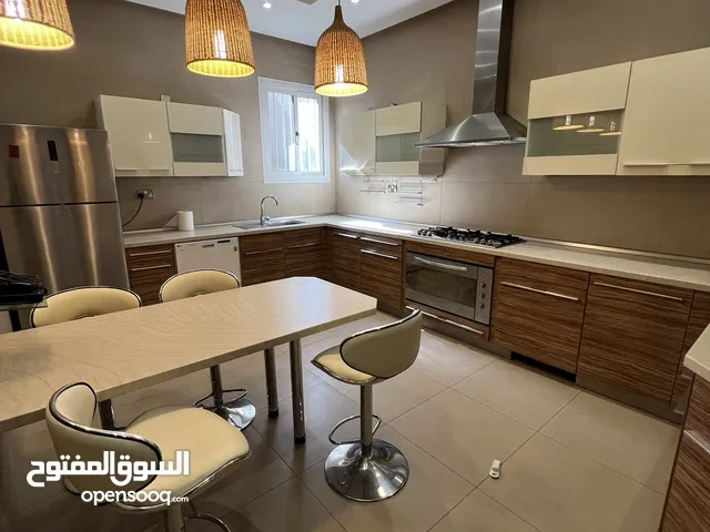375m2 4 Bedrooms Apartments for Rent in Hawally Salam