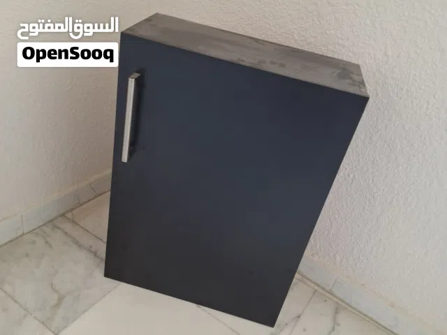خزانة صغيرة للبيع تصلح لأدوية او ما شابه