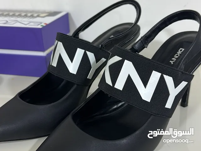 Shoes من DKNY