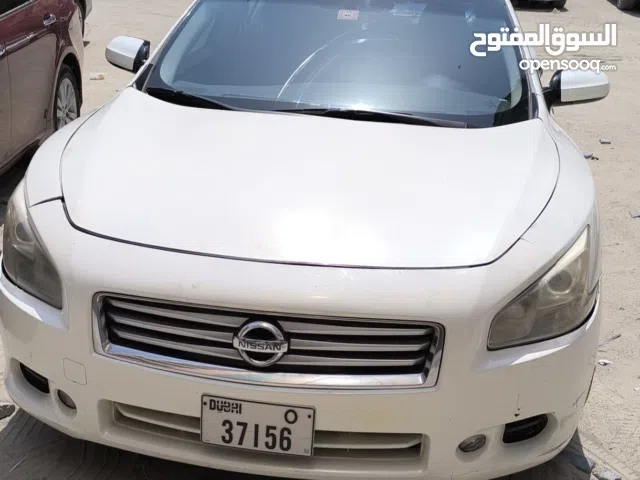 نيسان مكسيما