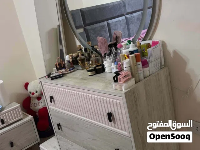 غرفة نوم كاملة مع فرشة استعمال شهرين فقط