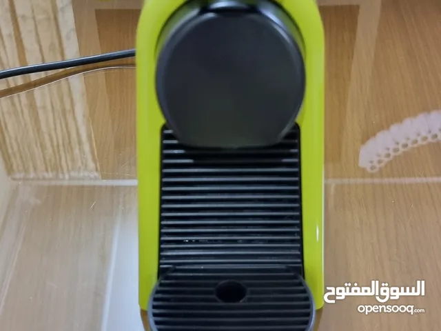 ماكينة صنع القهوة الاسبريسو بضغط 19 بار Nespresso Essenza Mini – أداء احترافي بحجم صغير