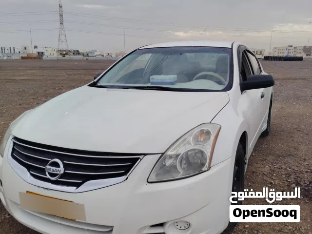 2011 نيسان التيما S