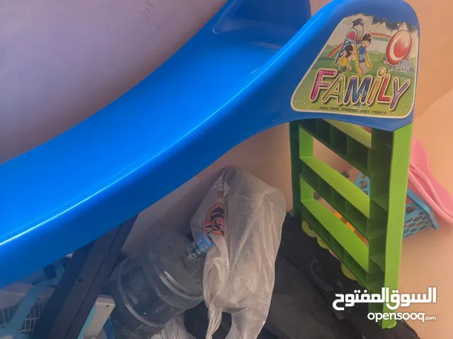 سيارة أطفال 4- 5 سنوات بحالة ممتازة عرباية أطفال مذركير حالتها ممتازة مرنة الحركة في كل الاتجاها