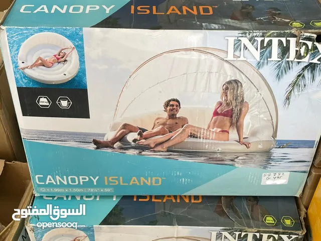 خيمة في نص البحر بي شكلل مميز ومختلف