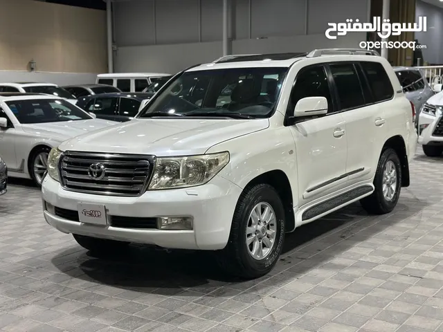 Toyota Land Cruiser 2011 in Central Governorate