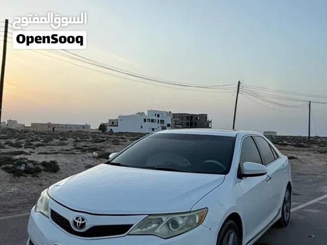 2014 تويوتا كامري XLE