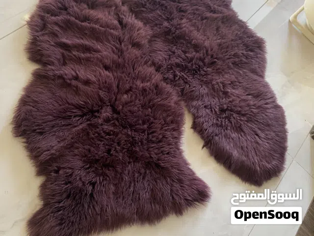 قطعتين فرو لون موڤ غامق شبه جديد