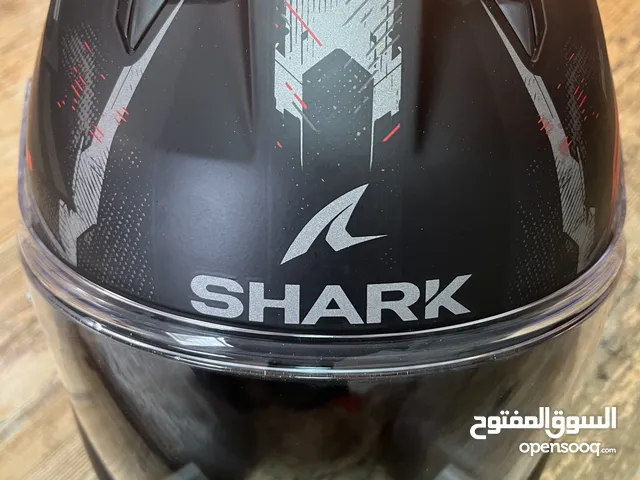 خوذة SHARK بحالة ممتازة