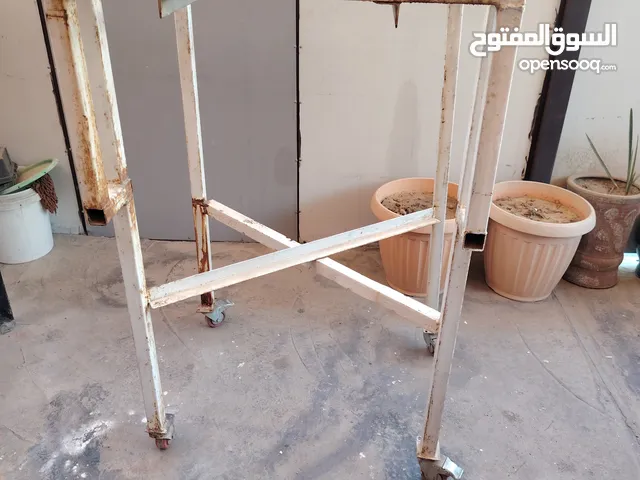 ميز مبرده للبيع طول 130 عرض 81
