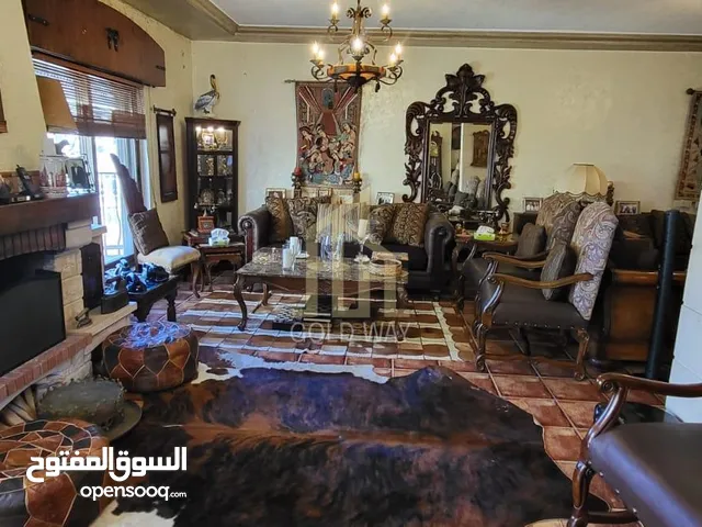 في أرقى مناطق أم أذينة شقة طابق ثالث 180م بتشطيبات مميزة وسعر مغري/ ref 6040