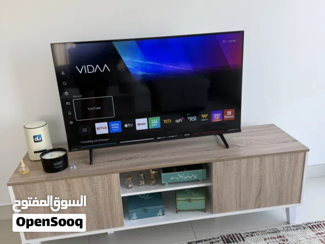 Smart tv Hisense with tv cabinet